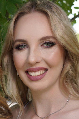 Carolina Savage portrait