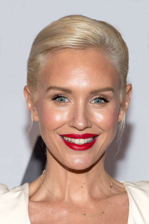 Nicky Whelan portrait
