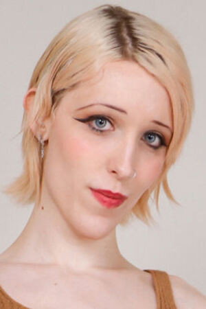 Amber Analeise portrait