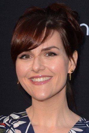 Sara Rue portrait