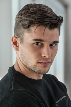 Guillaume Paquin portrait