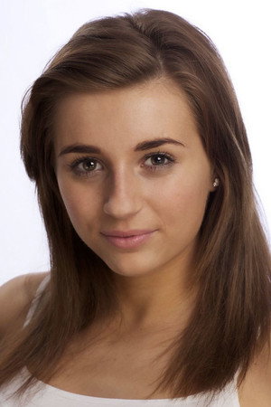 Dani Dyer portrait