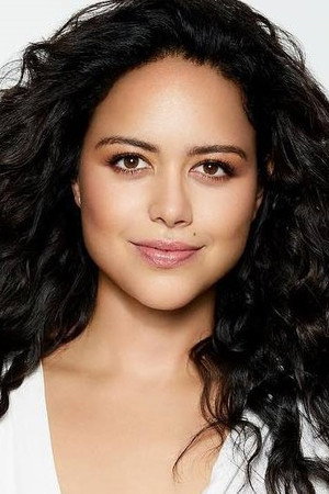 Alyssa Diaz portrait