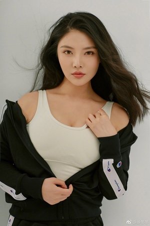 Raquel Xu Dongdong portrait