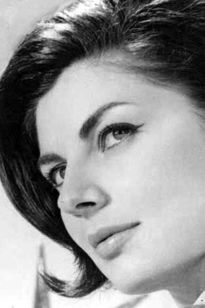 Madalena Iglésias portrait