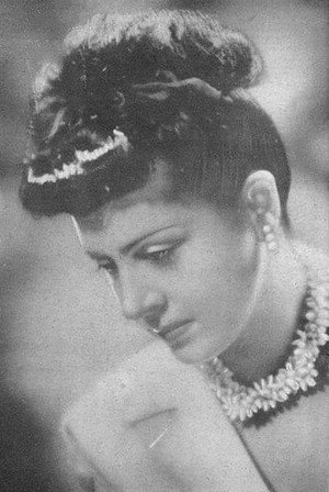 Mary Aroni portrait