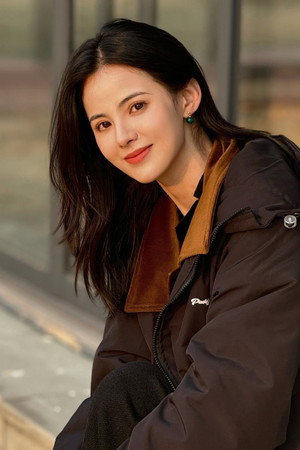 Huang Riying portrait