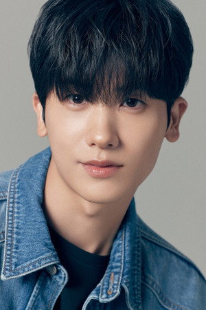 Park Hyung-sik portrait