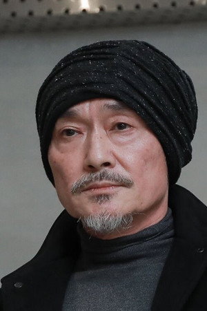 Lin Ju portrait