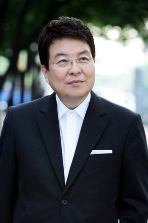 Song Ki-Yoon portrait
