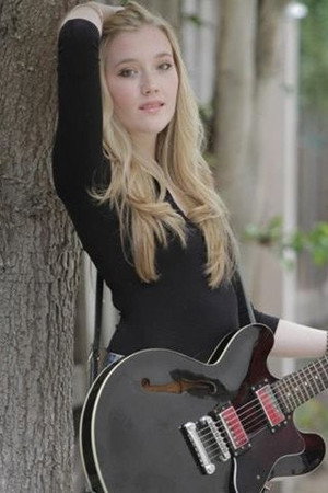 Chloé Caroline portrait