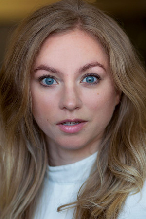Thea Bell Schok portrait