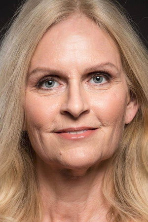 Jennifer Emett portrait