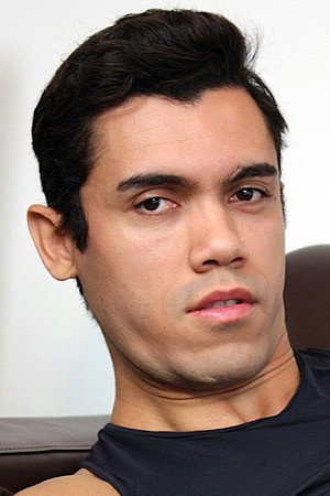 Leo Castro portrait