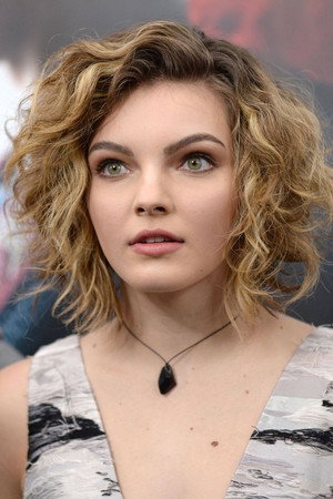 Camren Bicondova portrait