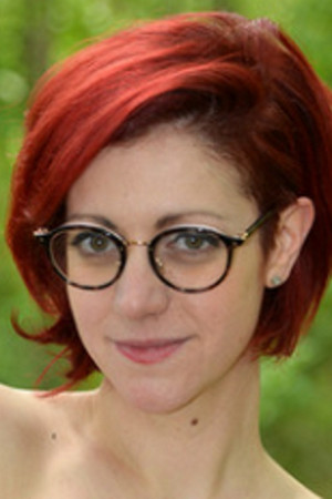 Flora Milano portrait