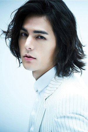 Lee Hyun-jae portrait