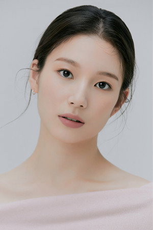 Han Dong-hee portrait