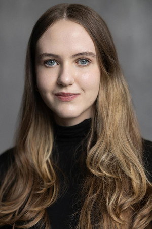 Emma Hollywood portrait