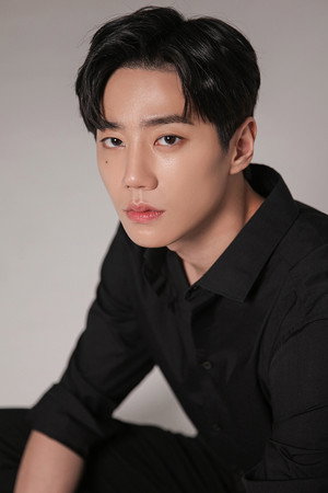 Lee Jun-young portrait