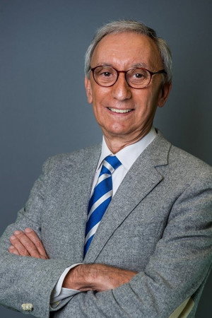 Júlio Isidro portrait