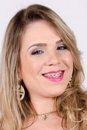 Flávia Oliveira portrait