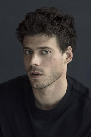 François Arnaud portrait