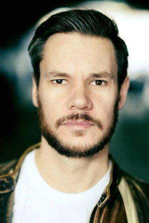 Jonathan Scholey portrait