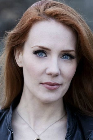 Simone Simons portrait