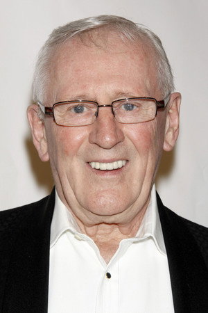 Len Cariou portrait
