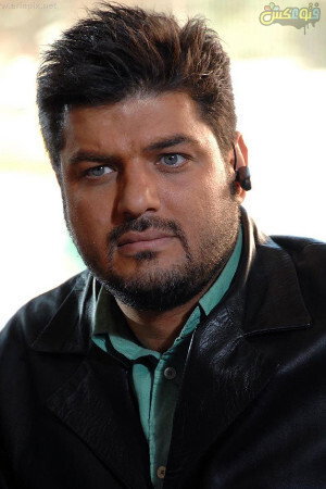 Sam Derakhshani portrait