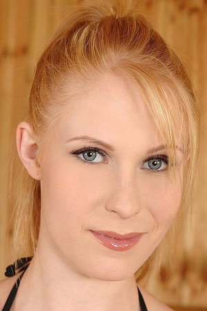 Amber Daikiri portrait