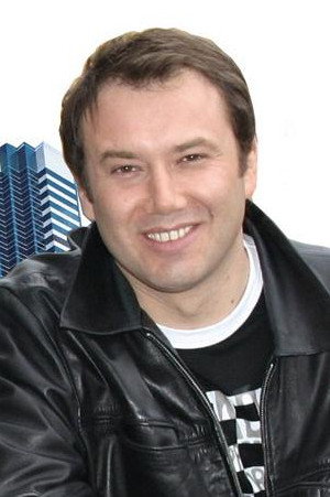 Şoray Uzun portrait