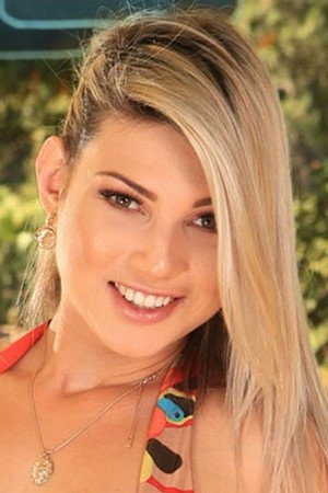 Melody Antunes portrait