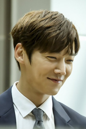 Choi Jin-hyuk portrait
