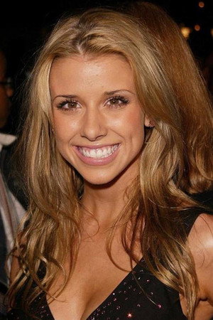 Melissa Schuman portrait