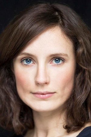 Ella Becroft portrait