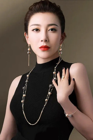 Yin Xu portrait