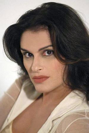 Laura Marinoni portrait