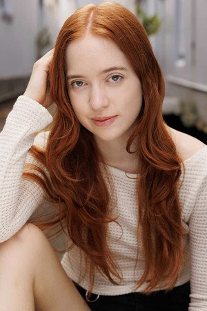 Jasmine Clowes portrait
