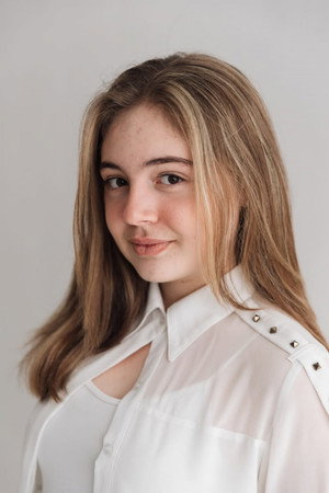 Júlia Dezotti portrait