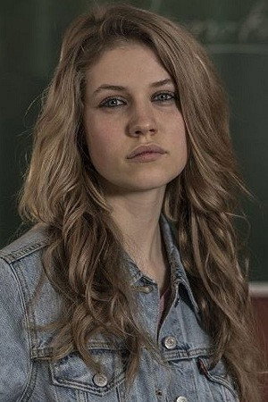 Tessa Hoder portrait