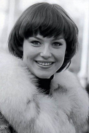 Irina Ponarovskaya portrait