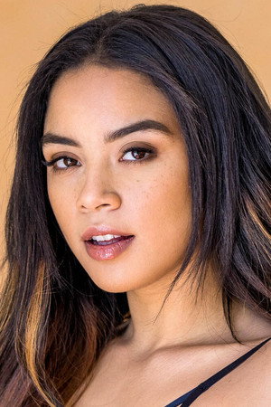 Maya Bijou portrait