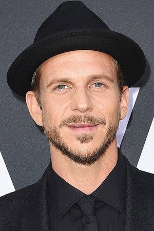 Gustaf Skarsgård portrait