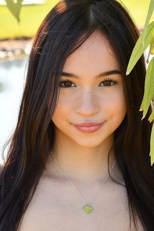 Dakota Tyler portrait