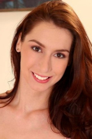 Vica Oliver portrait