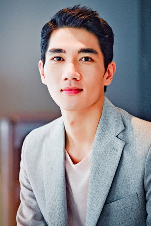 Um Tae-goo portrait
