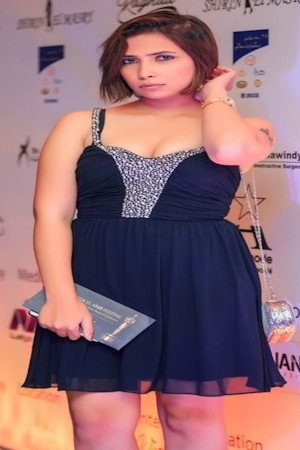 Emy Eslam portrait