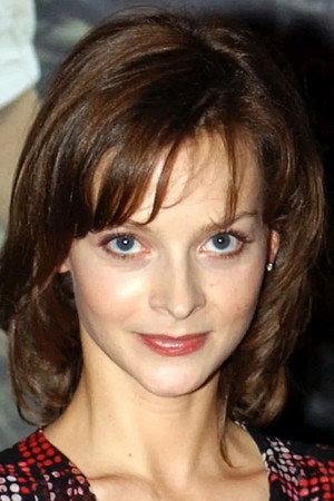 Julie Cox portrait